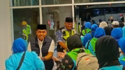 Bupati Jemput Jamaah Haji Wajo di Bandara Sultan Hasanuddin