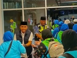 Bupati Jemput Jamaah Haji Wajo di Bandara Sultan Hasanuddin