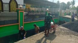Koramil 1406-08/Sabbangparu laksanakan Karya Bhakti pembersihan saluran irigasi