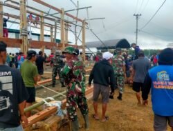 Perkuat Semangat Gotong-Royong, TNI Bantu Warga Dirikan Rumah