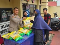 Bantu Ringankan Beban Warga, Polsek Tempe Gelar Pasar Murah Bersama Bulog Wajo