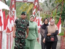 Pangdam XIV/Hasanuddin Tinjau Jembatan Garuda Merah Putih di Wajo dan Berikan Bantuan Sembako Kepada Warga