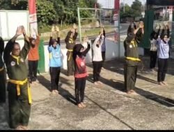 Antusias Warga Meningkat, Padepokan Ranting 11 Koramil 10/Pitumpanua Gencar Latihan Bersama Pelajar